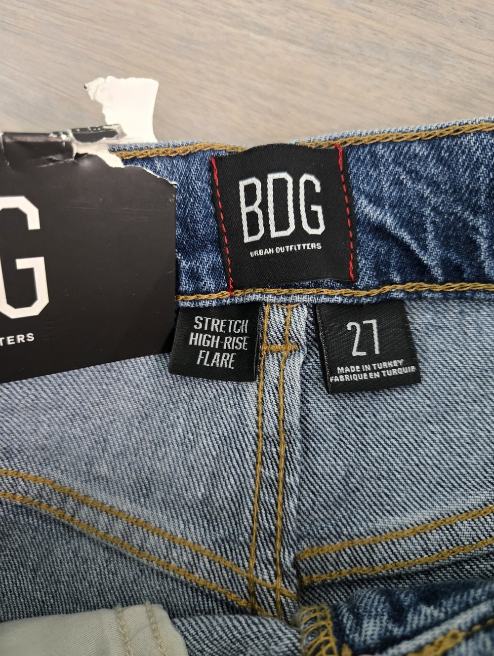 NWT Urban Outfitters BDG Stretch High Rise Flare Distressed Jeans Size 27 - Picture 3 of 11